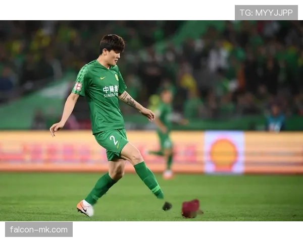 金玟哉头球再显威力，球队整体竞争力显著提升