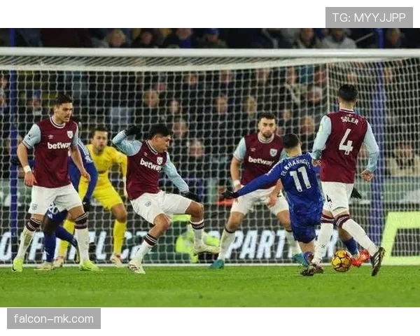 英超球队演练全新战术，全力备战下轮关键战役