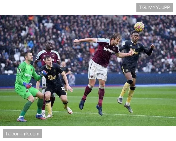 西汉姆联赛季表现稳健，冲击欧洲赛场希望大增