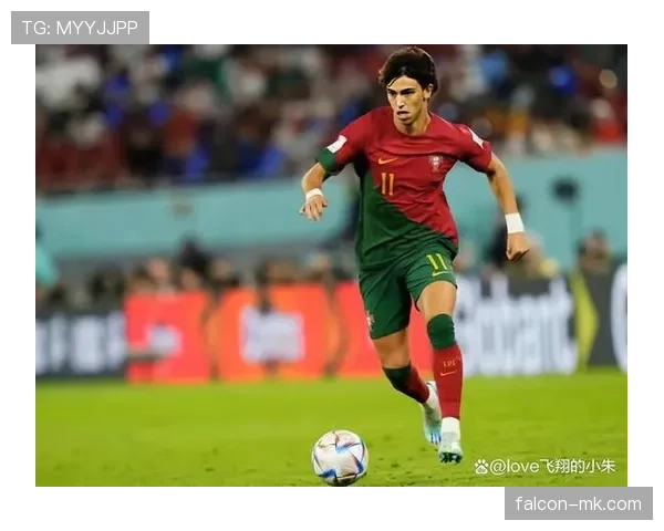 菲利克斯从边路到中路的角色转变解析